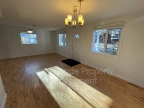 9401-9492 92 St NW in Edmonton, AB - Building Photo - Building Photo
