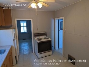 1725 Ottawa St in Regina, SK - Building Photo - Building Photo