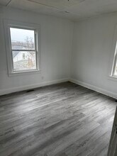 286 Norway Ave, Unit Rear garage apt w parking in Huntington, WV - Building Photo - Building Photo