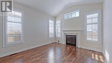 1022 Byron St N in Whitby, ON - Building Photo - Building Photo