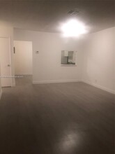 7740 SW 10th St in North Lauderdale, FL - Building Photo - Building Photo