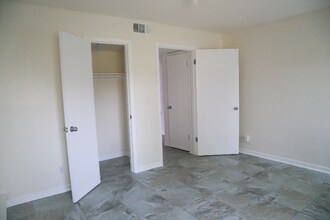 50 Club House Dr in Palm Coast, FL - Building Photo - Building Photo