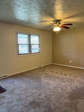 3679 Oakview Dr in Girard, OH - Building Photo - Building Photo