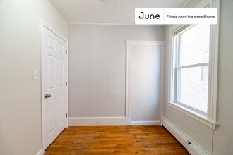 Private bedroom in 3 bed/1 bath Home in Boston, MA - Building Photo - Building Photo