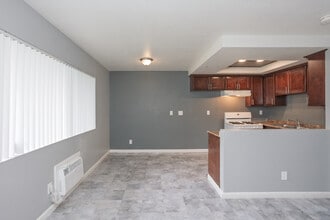 Santa Ana Birch Apartments in Santa Ana, CA - Foto de edificio - Interior Photo