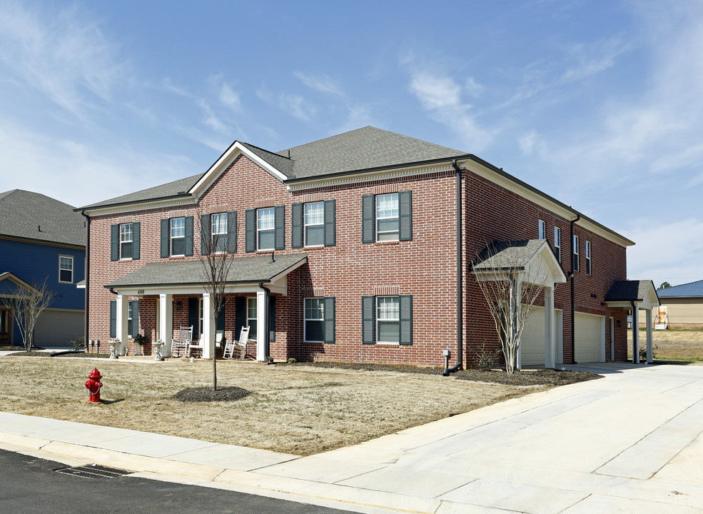 Church Court in Holly Springs, MS - Building Photo