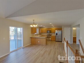 6855 Fountain Vista Cir, Unit 203-3 S 6th in Fountain, CO - Foto de edificio - Building Photo