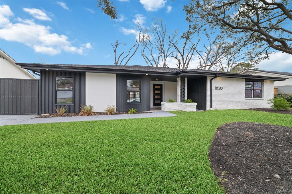 1830 Locksford St in Houston, TX - Building Photo