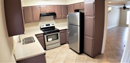 956 Sunmeadow Dr in Beaumont, TX - Building Photo - Building Photo