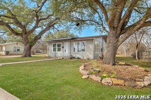 502 22nd St in Hondo, TX - Building Photo - Building Photo