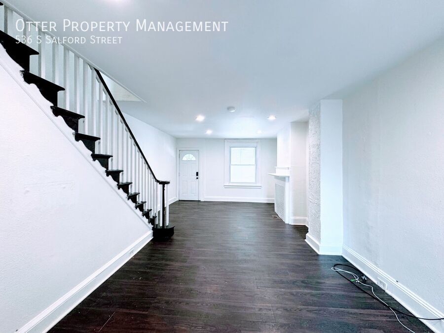 536 S Salford St in Philadelphia, PA - Building Photo