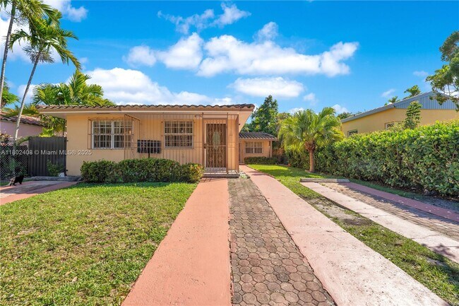 460 NE 75th St in Miami, FL - Building Photo - Building Photo