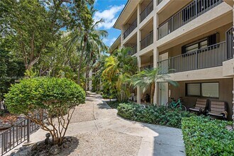 96000 Overseas Hwy in Key Largo, FL - Foto de edificio - Building Photo