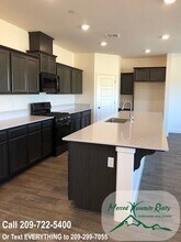 2341 Vaca Way in Merced, CA - Building Photo - Building Photo