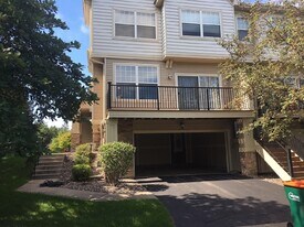 2423 121st Cir NE in Blaine, MN - Building Photo