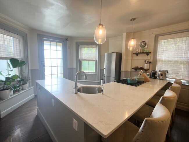 64 Bartlett St, Unit 2 CO in Boston, MA - Building Photo - Building Photo