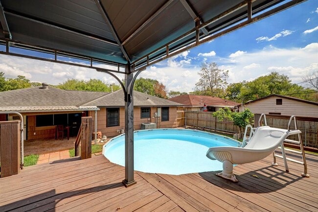 property at 5819 Anaqua Dr
