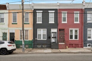 2054 W Glenwood Ave in Philadelphia, PA - Building Photo