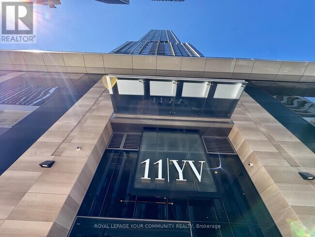 11 Yorkville Ave in Toronto, ON - Building Photo - Building Photo