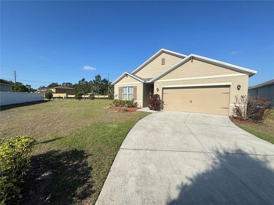 404 Tanglewood Dr in Davenport, FL - Building Photo