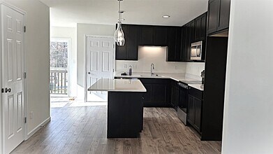 431 Sunset Hollow Drive in Wentzville, MO - Building Photo - Building Photo