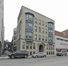 Comstock in Milwaukee, WI - Foto de edificio - Building Photo