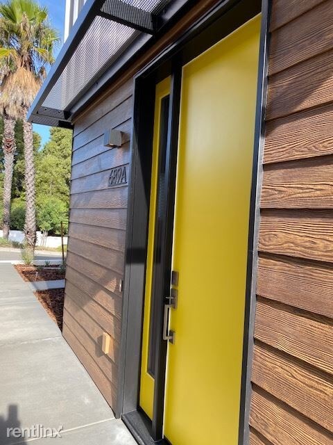 689 Stoneridge Dr in San Luis Obispo, CA - Building Photo - Building Photo