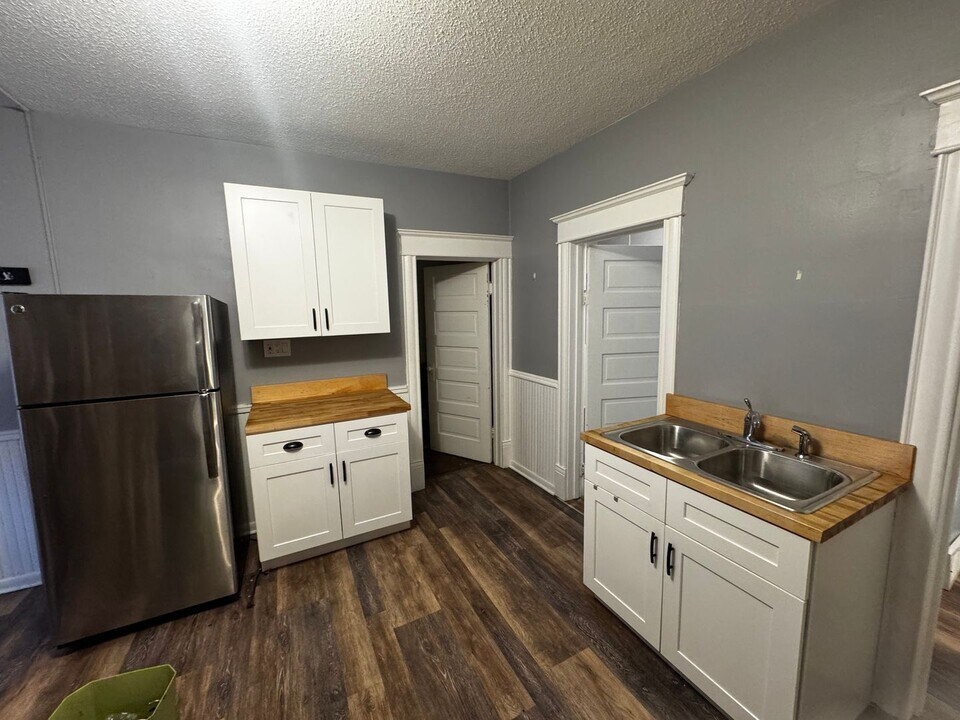 1312 University Ave NE in Minneapolis, MN - Building Photo