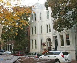 3044 N St NW in Washington, DC - Foto de edificio - Building Photo