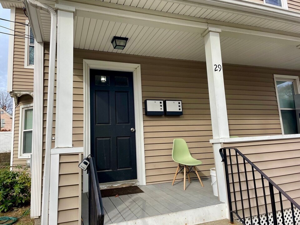 29 Bicknell St in Marlborough, MA - Building Photo