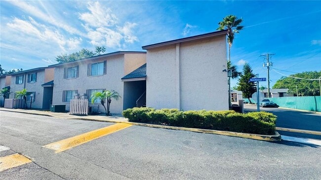 7526 Needle Leaf Pl in Tampa, FL - Building Photo - Building Photo