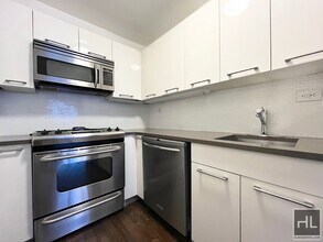 EAST 63 STREET in New York, NY - Building Photo - Building Photo