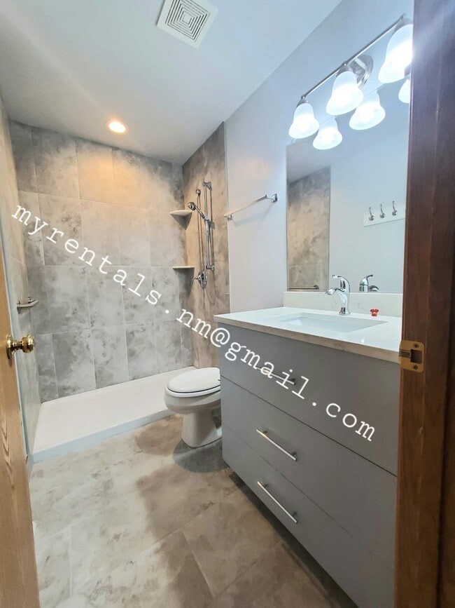 8309 14th Ave in Kenosha, WI - Building Photo - Building Photo