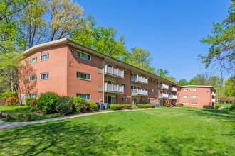 Glenmont Forest in Silver Spring, MD - Building Photo - Building Photo