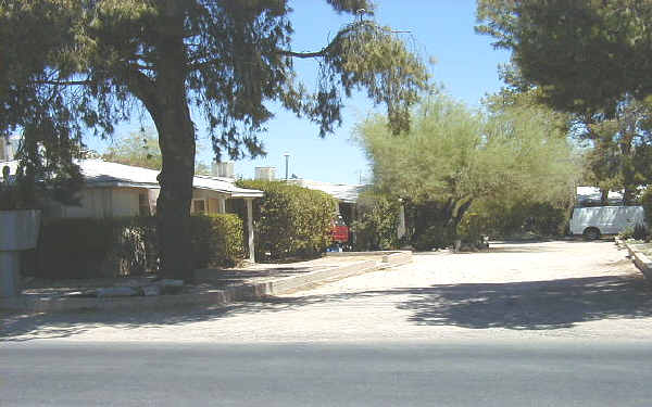 3137 E Kleindale Rd in Tucson, AZ - Building Photo