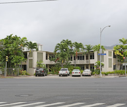 2424 Kapiolani Blvd in Honolulu, HI - Foto de edificio - Building Photo