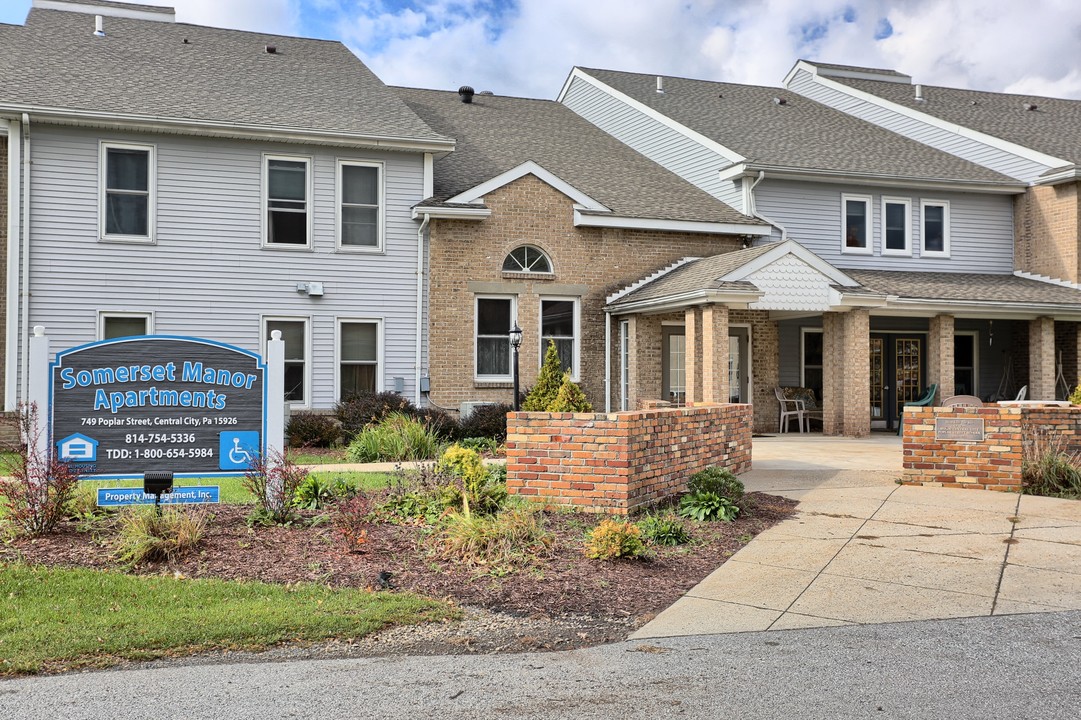 Somerset Manor Apartments in Central City, PA - Foto de edificio