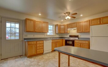 349 N Market St in Elizabethtown, PA - Building Photo - Building Photo