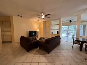 7461 SE Autumn Ln in Hobe Sound, FL - Building Photo - Building Photo
