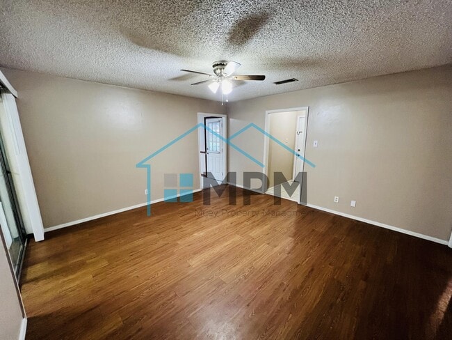 124 Hardwood Dr
