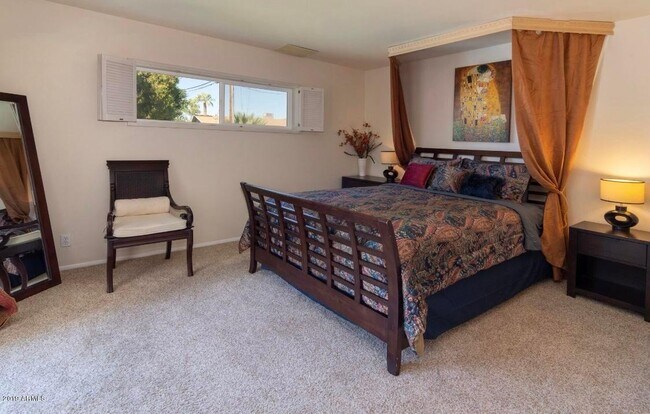 property at 3032 N 81st Pl