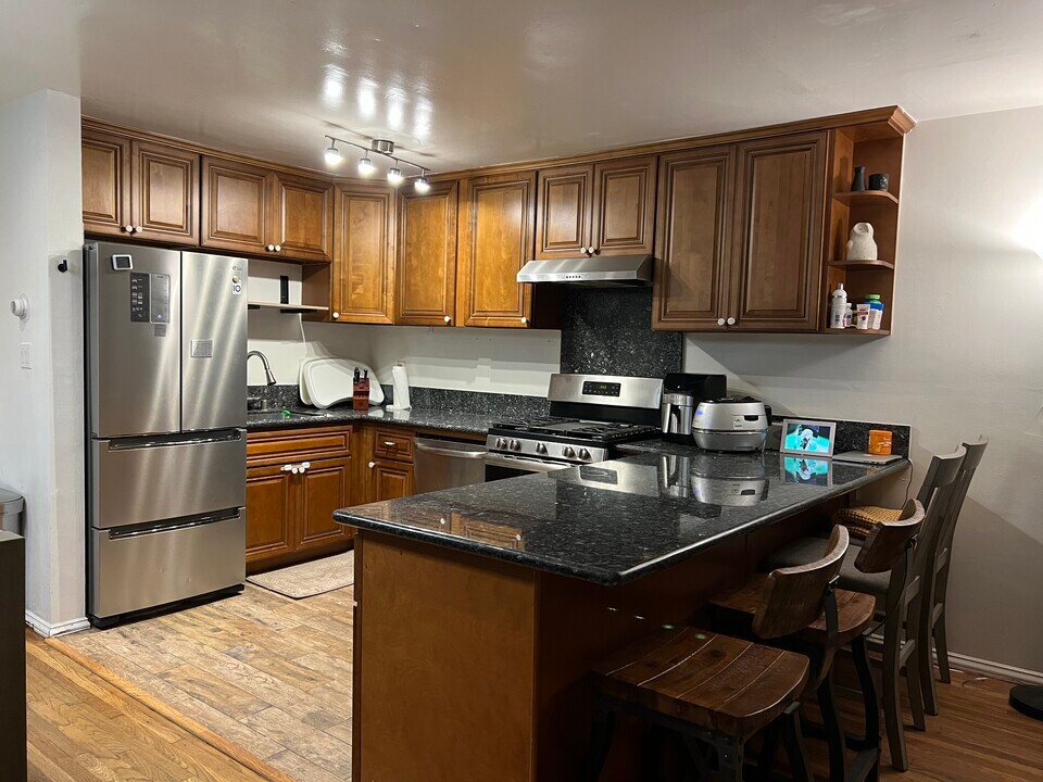 3943 Ingraham St, Unit lower in San Diego, CA - Foto de edificio