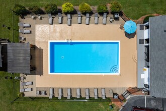 Bradley Hills Apartments in Kingsport, TN - Foto de edificio - Building Photo