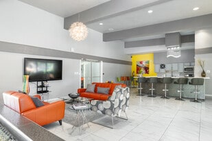 La Estancia in El Paso, TX - Building Photo