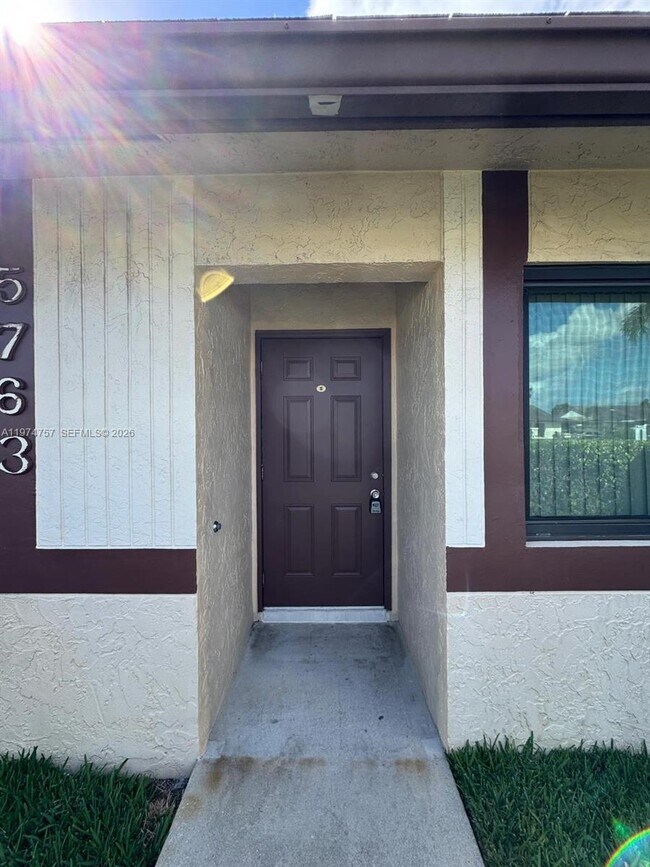 5763 N Park Rd in Fort Lauderdale, FL - Building Photo - Building Photo