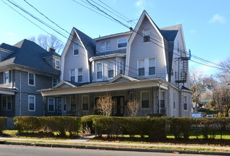 133 Pelham Rd in New Rochelle, NY - Building Photo - Building Photo