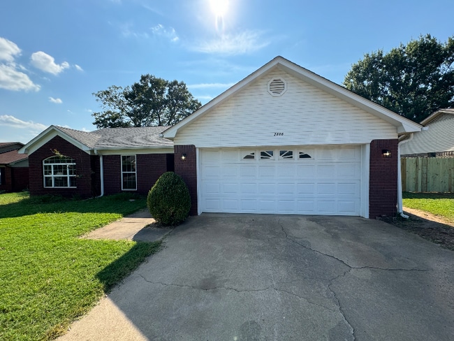 2006 S Ithaca Ave in Russellville, AR - Building Photo - Building Photo