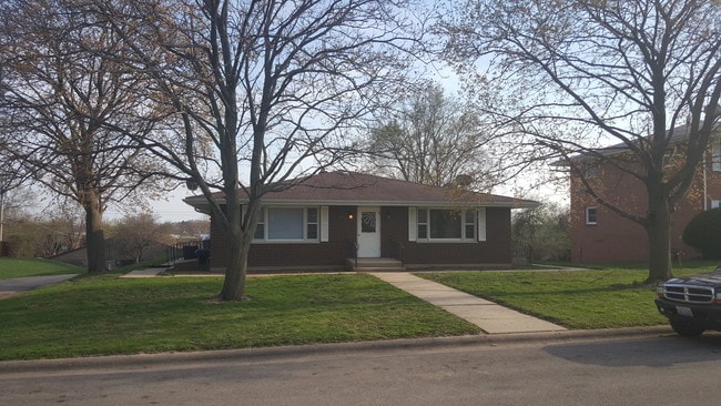5841 Garrett Ln, Unit A