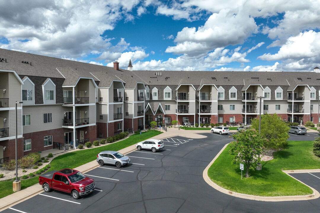 Bards Crossing in Rosemount, MN - Building Photo