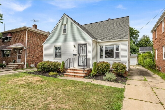 330 E 200th St in Euclid, OH - Building Photo - Building Photo